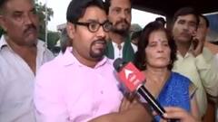 Agra Kand पर गरमाई सियासत, कांग्रेस से लेकर RLD के नेता परिवार से मिलने पहुंचे