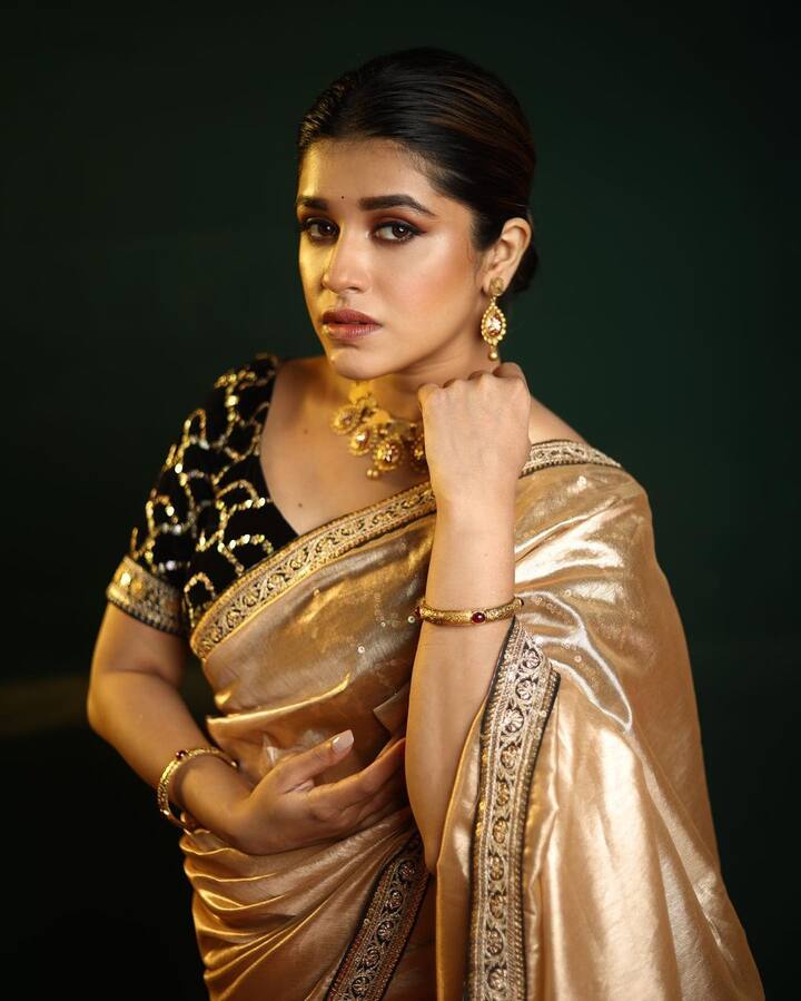 तिच्या सोशल मीडियावरील प्रत्येक पोस्टला चाहत्यांची पसंती मिळते.  (Photo:@sanskruti_balgude_official/IG)