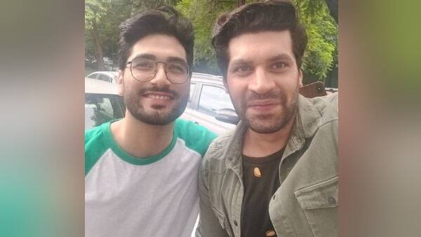 મોકા મોકા એડમાં દેખાઇ રહેલો શખ્સ એક એક્ટર છે અને તે પાકિસ્તાની નથી પરંતુ ભારતીય છે. આ જાહેરખબરમાં જે શખ્સ ફટાડડા લઇને ફરી રહ્યો છે. તેને માત્ર ને માત્ર પાકિસ્તાનની જીતની રાહ છે, પરંતુ દરેક વખતે તેનુ સપનુ અધુરુ રહી જાય છે. આ જાહેરખબરમાં પાકિસ્તાની ફેનનુ કેરેક્ટર ખરેખરમાં દિલ્હીના રહેવાસી એક્ટર વિશાલ મલ્હોત્રાએ નિભાવ્યુ છે.