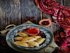 Baked Gujiya Recipe: त्योहारों के सीजन में कम करना चाहते हैं Calorie Intake, घर पर आसानी से बनाएं बेक्ड गुजिया