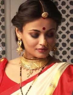 Sneha Ullal’s Dussehra Photoshoot Will Remind You Of Aishwarya Rai’s Paro Look From Devdas- See Pics
