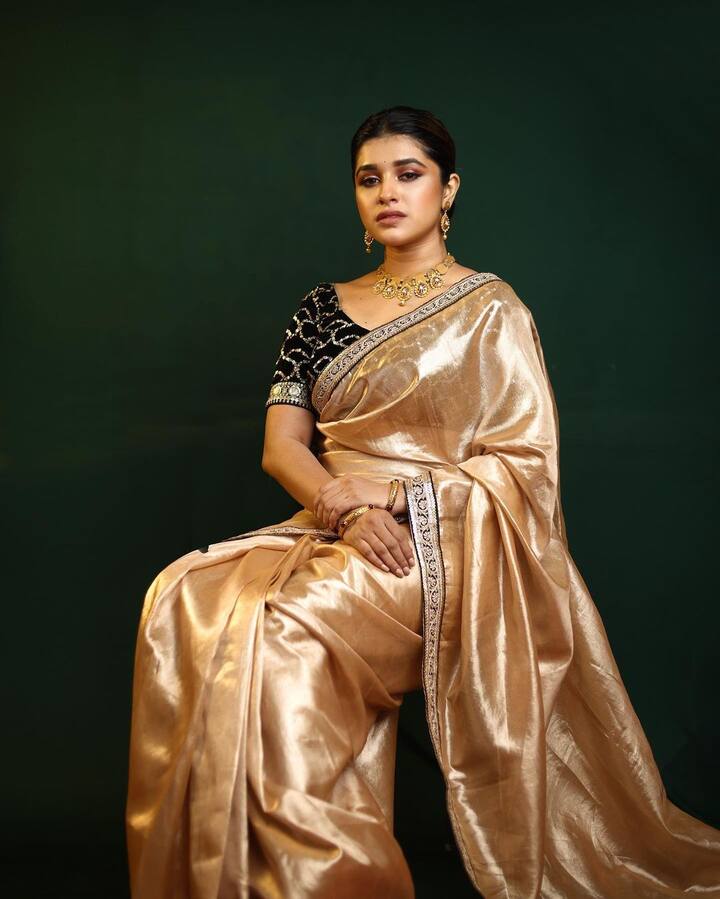 संस्कृतीच्या या लूकला नेटकऱ्यांची पसंती मिळाली आहे. (Photo:@sanskruti_balgude_official/IG)