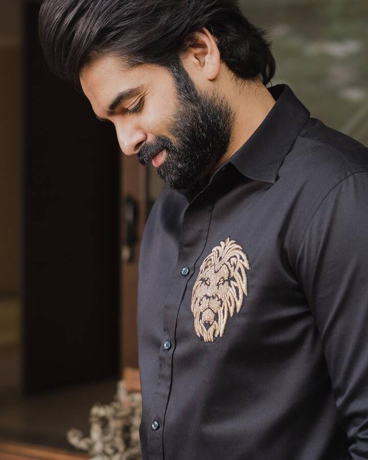 తెలుగు సినిమా నిర్మాత స్రవంతి రవికిషోర్ మేనల్లుడు. (Image Credit/Ram pothineni Instagram)
