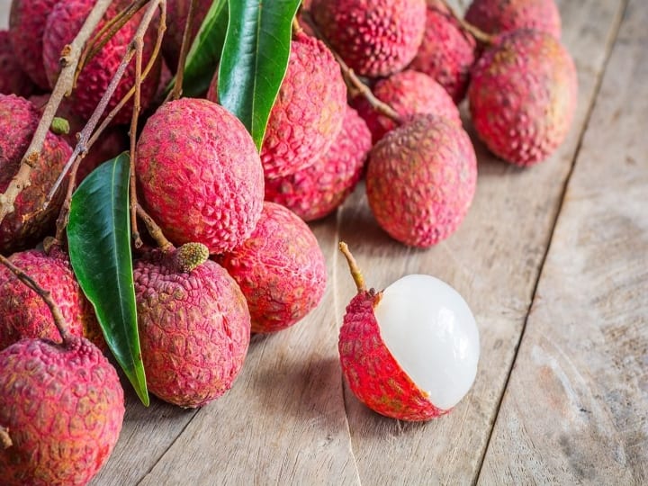 What Are The Benefits Of Lychee Good For Weight Loss Lychee Benefits For Skin Health Tips: गर्मी में लीची खाने के फायदे, वजन घटाने में मिलेगी मदद