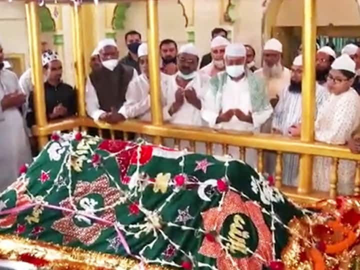 मुख्यमंत्री ने कहा कि जम्मू कश्मीर के हालात पर कहा कि वहां जो भी अच्छा हो सकता है उसके लिए हर स्तर पर बातचीत हो रही है.