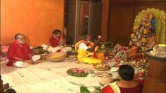 Laxmi Puja 2021: রাজনীতির ব্যস্ততা সরিয়ে লক্ষ্মীবন্দনায় সুদীপ-নয়না| Bangla News