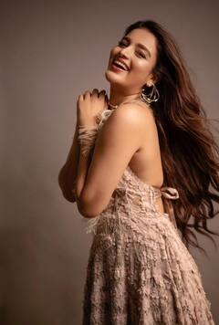 Nidhhi Agerwal pics: செல்லக்குட்டி ராசாத்தி...சிம்பு பட நடிகையின் லேட்டஸ்ட் க்ளிக்ஸ்..!
