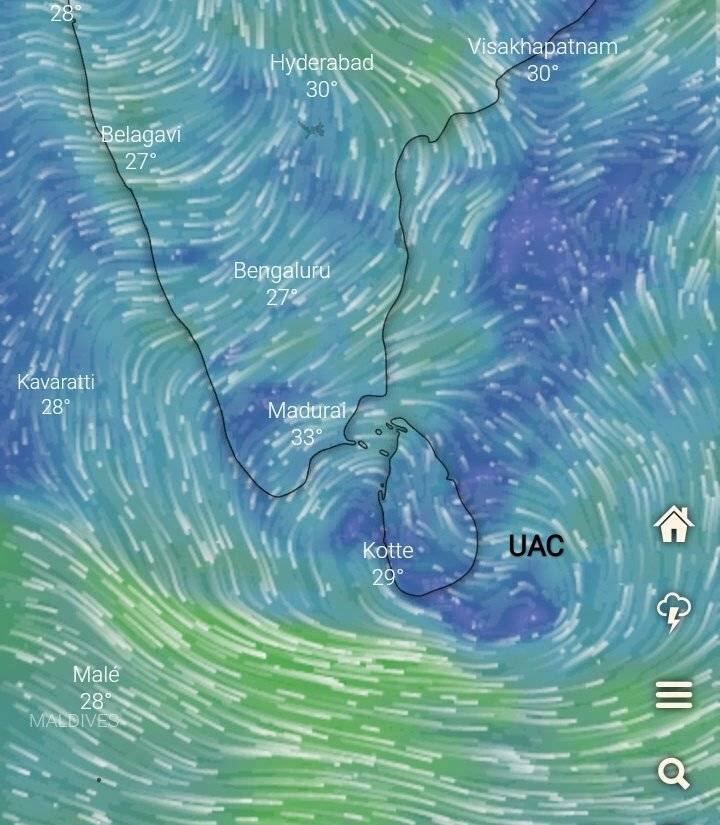 தென்மேற்கு பருவக் காற்றினால் குறைந்த அளவு மழையை பெறும் தமிழக கரையோரப் பகுதிகள் வடகிழக்கு பருவப் பெயர்ச்சிக் காற்றினால் 60% மழையை பெறுகின்றன.[1]. தமிழகத்தின் உள் பகுதிகள் 40% - 50% மழையை வடகிழக்கு பருவப் பெயர்ச்சிக் காற்றினால் பெறுகின்றன