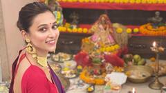 বাড়িতে কোজাগরী লক্ষ্মীপুজো, মায়ের সঙ্গে আয়োজন করলেন মিমি