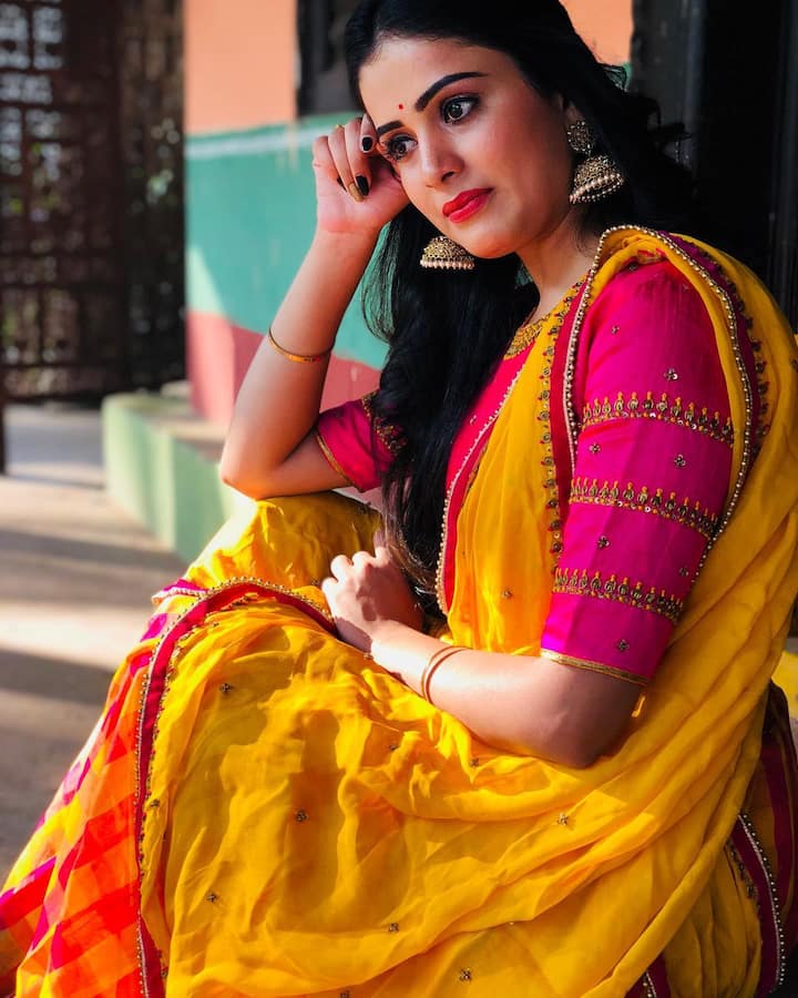 తనూజ పలు కన్నడ సినిమాల్లో కూడా నటించింది. (Image Credit/Tanuja Gowda Instagram)