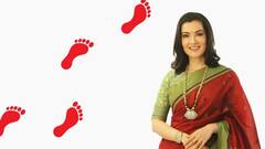 নিজে হাতে রাঁধলেন ভোগ,করলেন যাবতীয় আয়োজন,বাড়ির লক্ষ্মীপুজোয় দশভূজা অর্পিতা