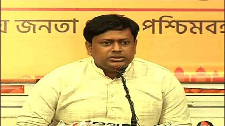 Jalpaiguri BJP MLAs and MP’s will fight if TMC creates obstruction in nomination for civic poll, says Sukanta Majumdar Sukanta Majumdar:পুরভোটে মনোনয়নে বাধা দিলে ঝাঁপিয়ে পড়বেন বিজেপি সাংসদ, বিধায়করা, তৃণমূলকে হুঁশিয়ারি সুকান্তর