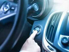 Car Safety: आपकी कार की सेफ्टी के लिए जरूरी हैं ये फीचर्स, क्या आपकी गाड़ी में हैं?