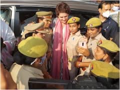 महिला पुलिसकर्मियों ने प्रियंका गांधी वाड्रा के साथ ली सेल्फी, पुलिस विभाग ने दी ये प्रतिक्रिया