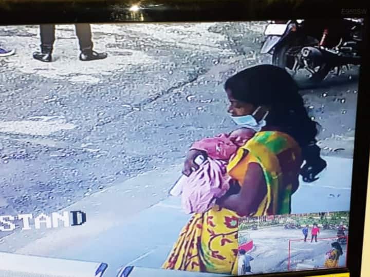 Jharkhand News: When the mother slept child stolen from SNMMCH Dhanbad women stealing seen in CCTV ann Jharkhand News: मां को आई नींद तो SNMMCH से गायब हो गया बच्चा, CCTV में दिखीं चोरी करने वाली महिलाएं