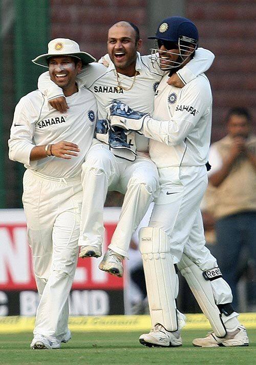 Sehwag Best Innings:  சேவாக் அடித்து நொறுக்கிய சில பட்டாசு இன்னிங்ஸ்!