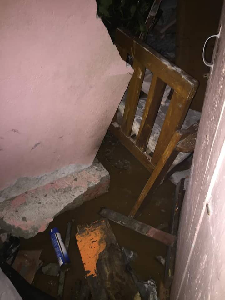 অতিবৃষ্টির ধাক্কায় সোমবার রাত থেকে পাহাড়ের পরিস্থিতি ঘোরালো হয়।