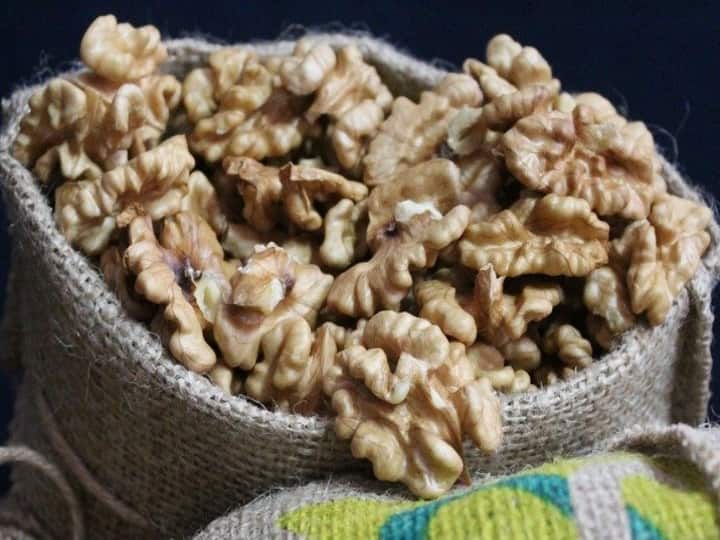 Health benefits of Walnuts Walnuts Benefits: రోజుకు ఓ నాలుగు వాల్నట్స్ తిన్నా చాలు... జ్ఞాపకశక్తి పెరుగుతుంది