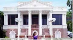 ப்பா... இவ்வளவு பிரம்மாண்டமா ஷாருக்கானின் வீடு?... புகைப்படங்களின் தொகுப்பு