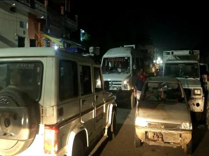 मरीज को लाने जा रही एंबुलेंस को पुलिस ने कराया साइड, 15 मिनट बाद दी जाने की इजाजत, जानें पूरा मामला