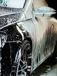 कार को घर पर वॉश करते समय अपनाएं ये जरूरी टिप्स