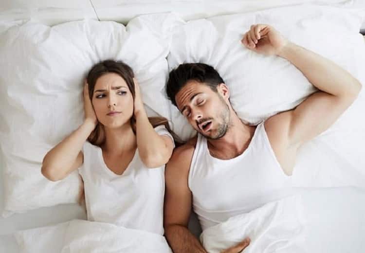 Health Tips in hindi habit of snoring overnight can become a big problem how to solve the snoring problem Health Tips: रातभर खर्राटे लेने की आदत बन सकती है बड़ी मुसीबत, ऐसे करें समाधान