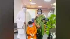 PM Modi at RML: Divyang sings 'Ae Mere Watan Ke Logo' and demands selfie