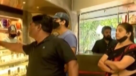 સુરતમાં ચંદી પાડવા નિમિત્તે ઘારીનું ધૂમ વેંચાણ, જુઓ અવનવી ઘારી