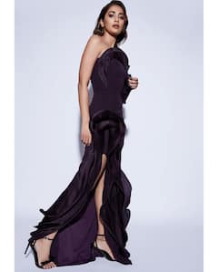 Pooja Hegde Photos: పూజా హెగ్డే హాట్ షో.. ఇది వేరే లెవెల్ అంతే.. 