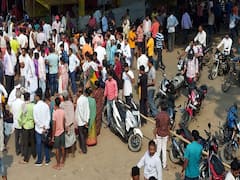 Bihar: इलेक्शन ड्यूटी में लगे शिक्षक की हार्ट अटैक से मौत, तबीयत खराब होने के बावजूद नहीं मिली थी छुट्टी