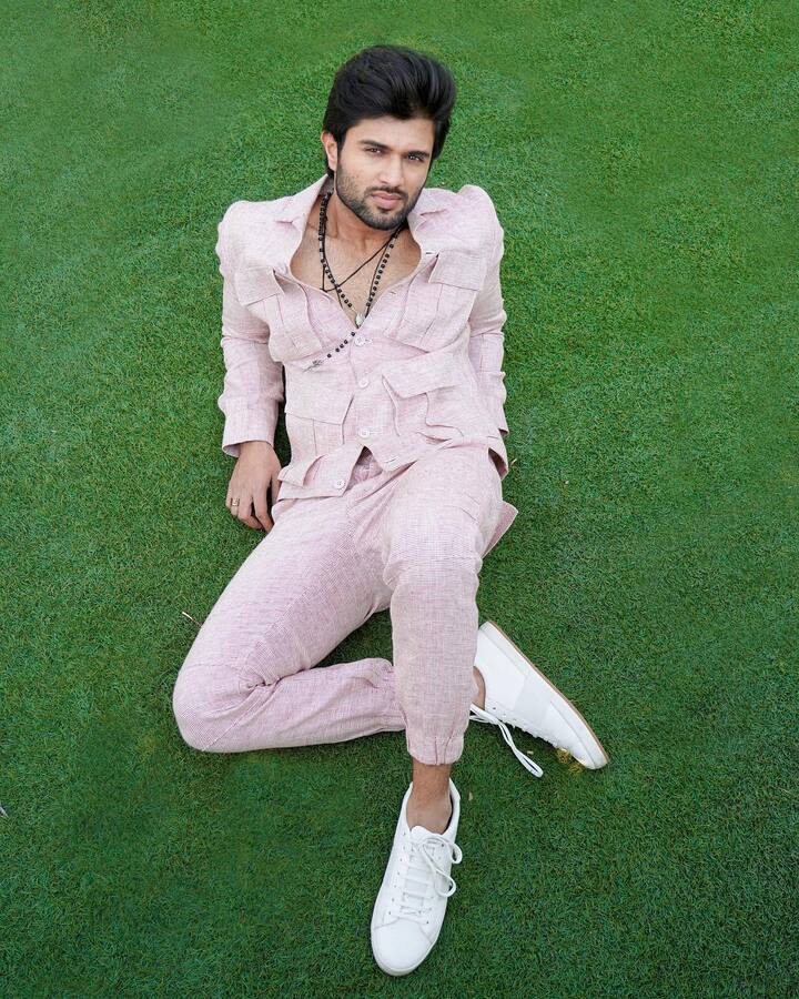 విజయ్ దేవరకొండ లేటెస్ట్ ఫోటోస్(Image Credit/Vijay Devarakonda Instagram)