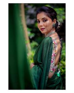 Sayali Sanjeev : साडी गर्ल... सायली संजीवच्या मनमोहक अदा; चाहते फिदा