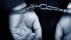 শিরোনাম: কাঁকুলিয়া রোডে জোড়া হত্যাকাণ্ডে গ্রেফতার মহিলা, চলছে ছেলের খোঁজ। Bangla News