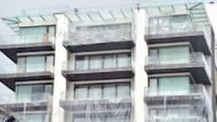 FIRST ON ABP NEWS: NCB reaches Shah Rukh Khan's house Mannat