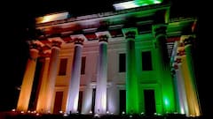 100 crore vaccination: দেশে ১০০ কোটি টিকাকরণ, জাতীয় পতাকার রঙে সেজে উঠল কলকাতার মেটক্যাফে হল, কারেন্সি বিল্ডিং