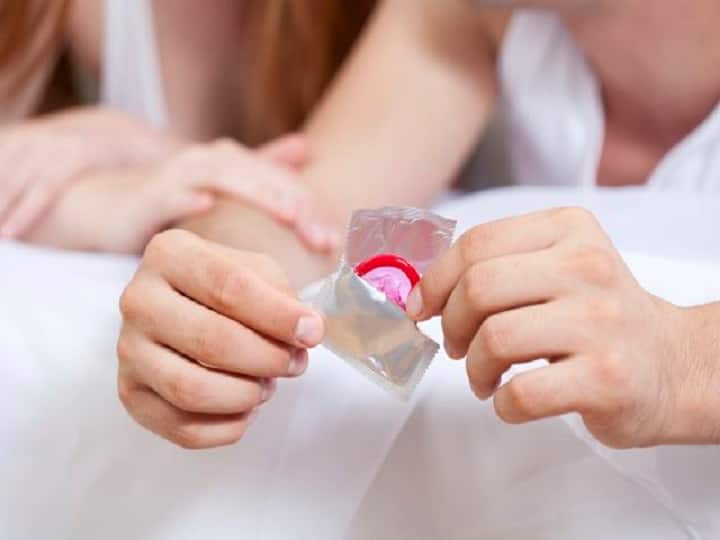 Common Sex Mistakes You Might Be Making That You're Not Even Aware Of Condom Mistakes | காண்டம் வாங்கி பர்ஸில் வைக்கிறீங்களா? இதைப் படிங்க..