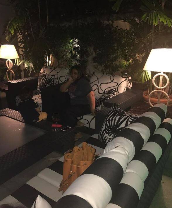 இந்த வீடு ‘மன்னத்’ என பிரபலமாக அழைக்கப்படுகிறது.