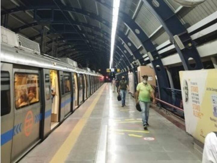 Delhi News Dwarka Sector 11 Metro Station connected with electric shuttle service to offer last mile connectivity to commuters Delhi Metro: दिल्ली मेट्रो के इस स्टेशन पर शुरू हुई ये खास सेवा, यात्रियों को होगी सहूलियत