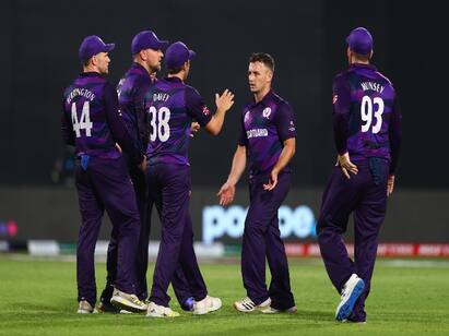 t20 world 2021 scot vs oman : oman hit 122 runs against scottland T20 WORLD CUP OMAN VS SCOTT:சூப்பர் 12 சுற்றுக்கு முன்னேறப்போவது யார்? ஸ்காட்லாந்திற்கு 123 ரன்கள் இலக்கை நிர்ணயித்தது ஓமன்