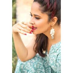 Anasuya Bharadwaj Photos: హీరోయిన్లతో పోటీ పడుతున్న రంగమ్మత్త... గ్లామర్ షోలో అస్సలు తగ్గట్లేదుగా