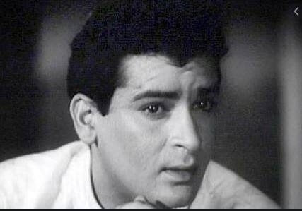 ১৯৫৭ সালে তুমসা নেহি দেখা ছবির হাত ধরে বলিউডে জনপ্রিয়তা পেয়েছিলেন তিনি।