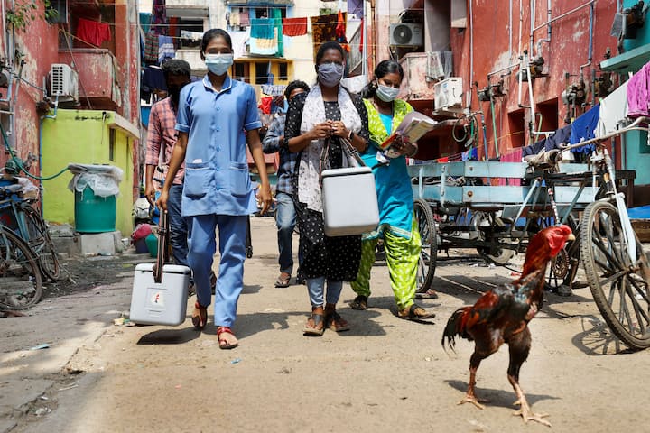 औरंगाबादचा बीबी का मकबरा, दौलताबाद किल्ला, पुण्यातील शनिवार वाडा, आगाखान पॅलेस आणि मुंबईतल्या सीएसएमटीला रोषणाई करण्यात आली आहे.