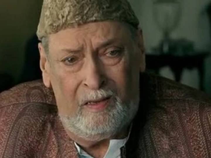 জানা যায়, গীতার মৃত্যুতে বেপরোয়া হয়ে গিয়েছিলেন তিনি। এমনকী সন্তানদের সঙ্গে বাড়তে থাকে দূরত্ব। এরপর পরিবারের চাপে ফের বিয়ে করেন অভিনেতা।