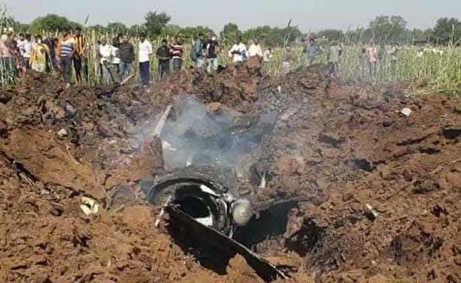 IAF aircraft crashes in Madhya Pradesh's Bhind, pilot safe IAF Aircraft Crash: ਏਅਰ ਫੋਰਸ ਦਾ ਜਹਾਜ਼ ਹਾਦਸਾਗ੍ਰਸਤ, ਪਾਇਲਟ ਜ਼ਖ਼ਮੀ