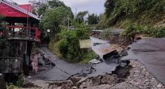 Darjeeling Landslide: ফের ধস পাহাড়ে, সমতলের সঙ্গে কালিম্পং ও সিকিমের যোগাযোগ বিচ্ছিন্ন