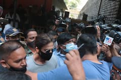 Aryan Khan Bail : জেলবন্দি আরিয়ানের সঙ্গে ১৯ দিন পর দেখা শাহরুখের, কেমন ছিল বাবা-ছেলের সাক্ষাৎ?