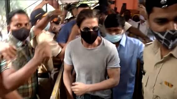 Shah Rukh Khan at Arthur Road Jail : आर्यन खानला भेटण्यासाठी शाहरुख खान आर्थर रोड कारागृहात दाखल