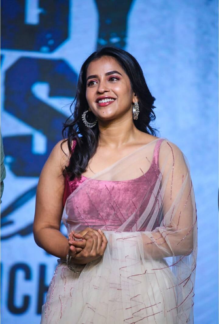 (Image credit: Instagram) తెలుగుతెరపై మెరవబోతున్న మరో పరువాల రాశి కోమలీ ప్రసాద్. ఈమెది ఏ ఊరో తెలియదు కానీ అందంలో మాత్రం అప్సరసలా ఉంది.