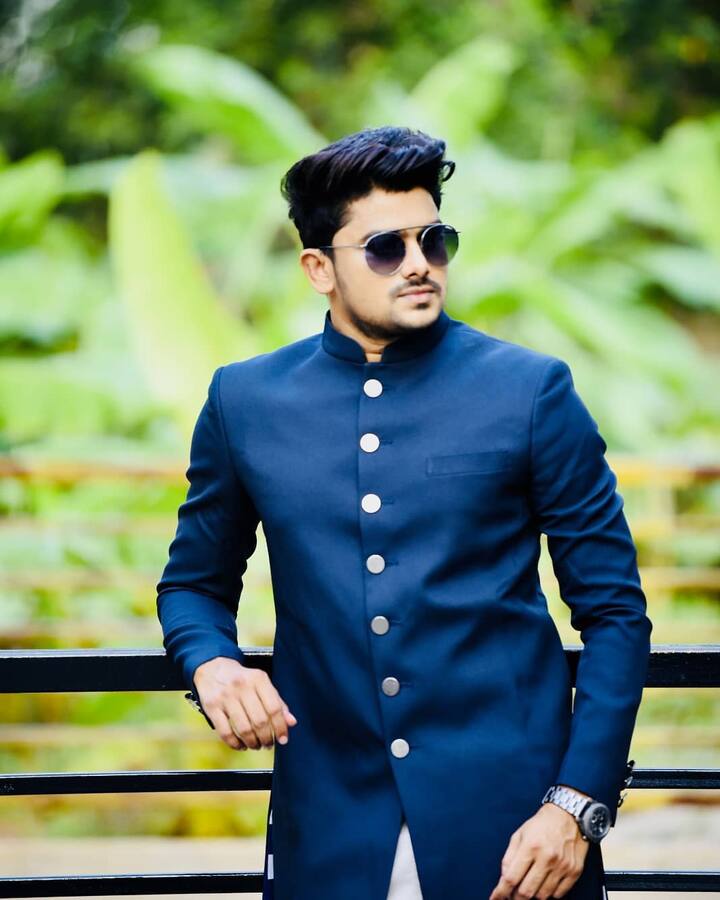 2017లో వచ్చిన కళ్యాణ వైభోగంతో సీరియల్లోకి ప్రవేశం. ఈ సీరియల్తో సన్నీ తెలుగు రాష్ట్రాల్లో మంచి క్రేజ్ తెచ్చుకున్నాడు(Image Credit: VJ Sunny Instagram )