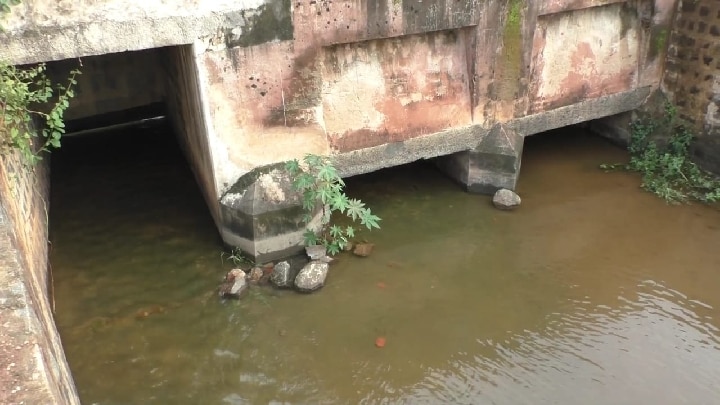 மீன்பிடிப்பவர்கள் நலனுக்காக ஆற்றில் விடப்படும்  வாணியாற்று நீர்- 3 ஏரிகளுக்கு நீரை திருப்பிவிட கோரிக்கை